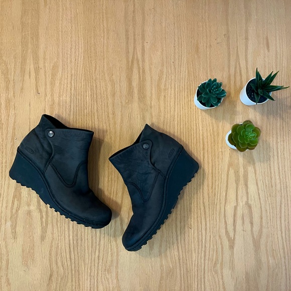 Keen Shoes - Keen Women’s Akita Wedge Boots